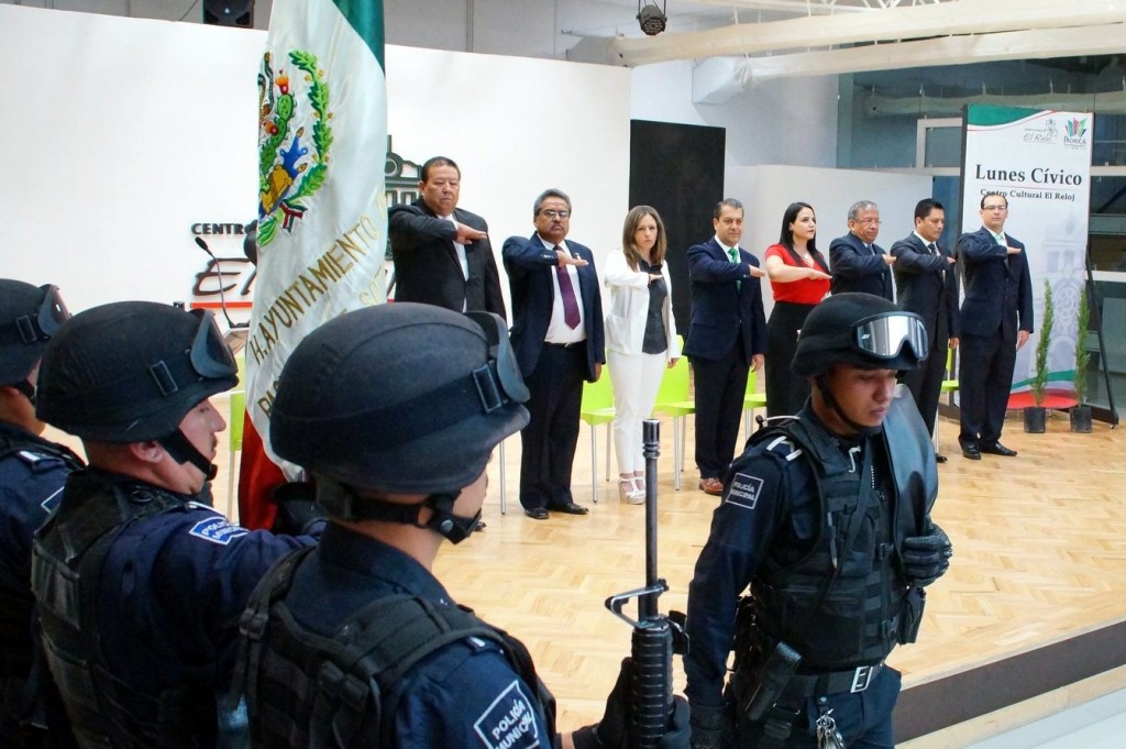 Lunes cívico en el Reloj