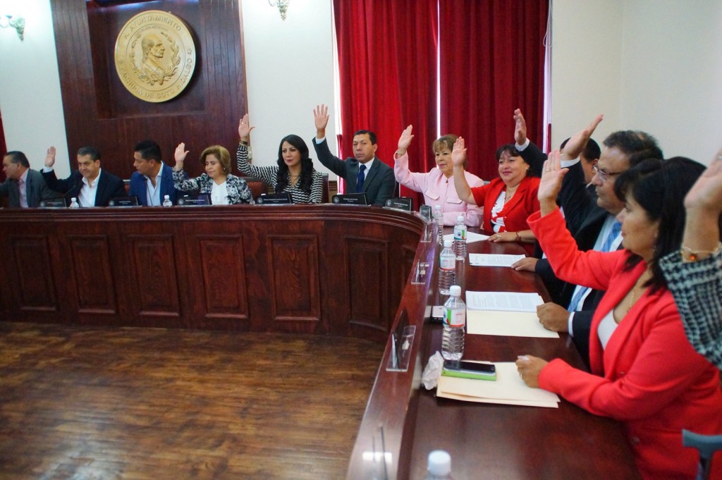 Regidores piden descuentos en transporte público