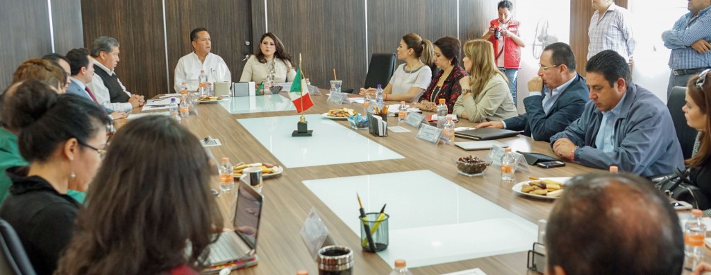 PRI CAPACITA A DIPUTADOS LOCALES ELECTOS