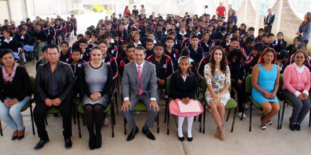 Programa de “comederos juveniles” en la Raza