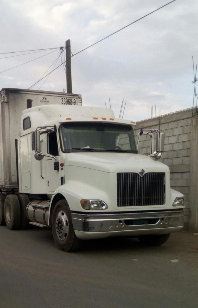 Recuperan trailers robados