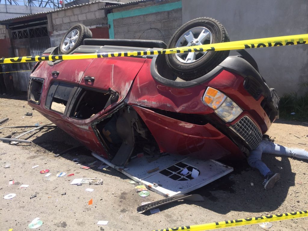 Sangriento accidente: Dos muertos