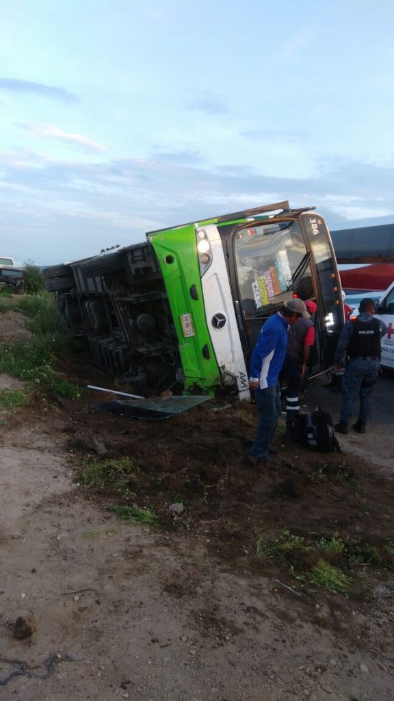 Dos volcaduras: Un muerto y tres heridos