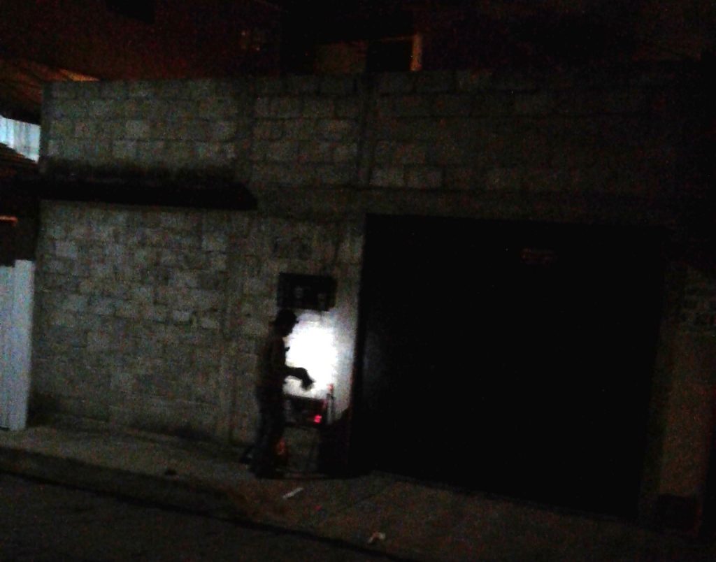 Pagan o les cortan el agua