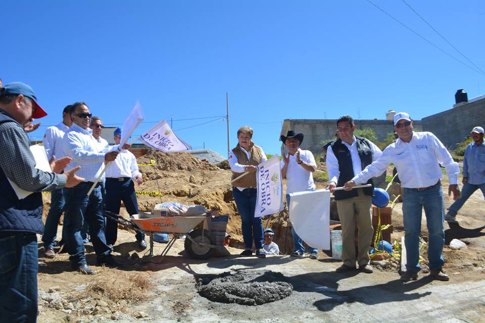Construyen casas para familias muy pobres – El Reportero