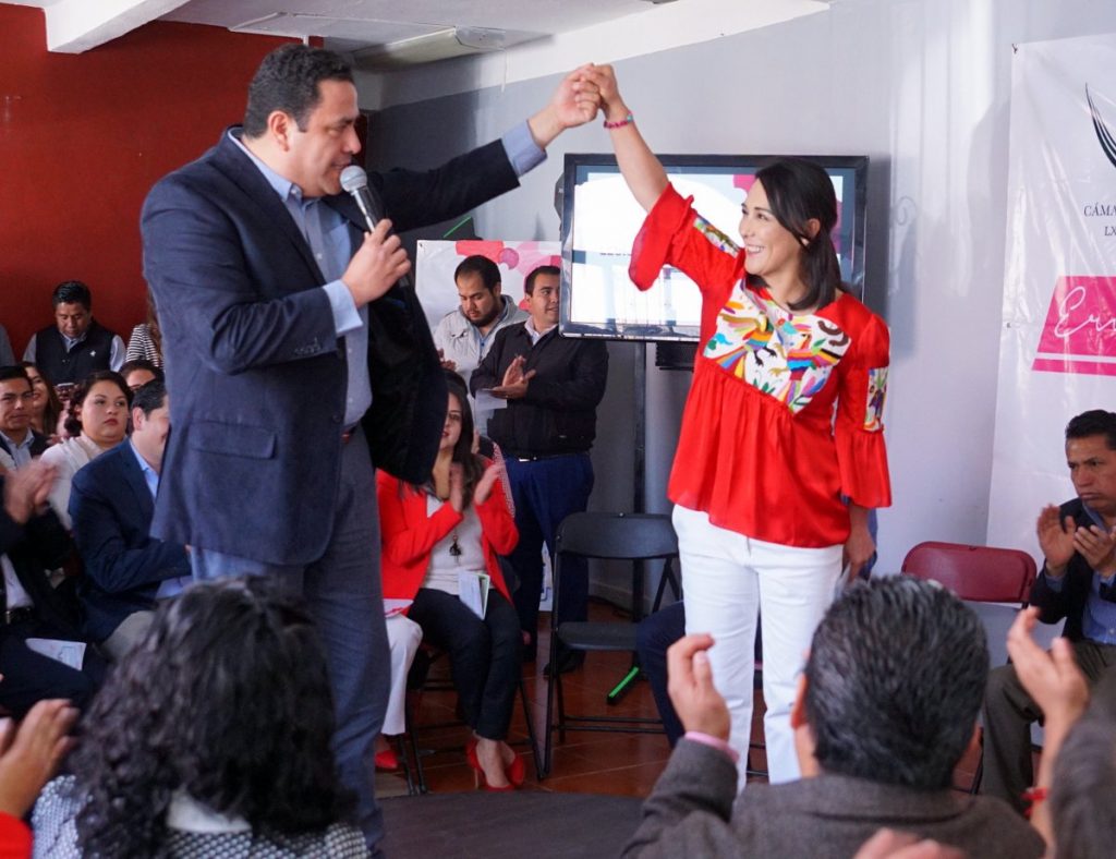 Rinde Erika Rodríguez su segundo informe de actividades