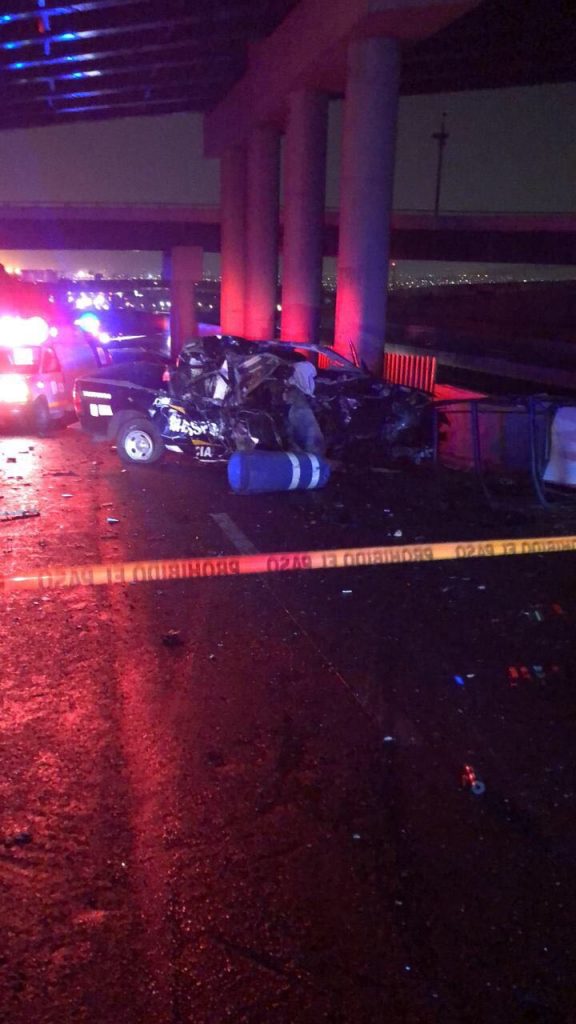 Robo y chocó dos patrullas: un muerto