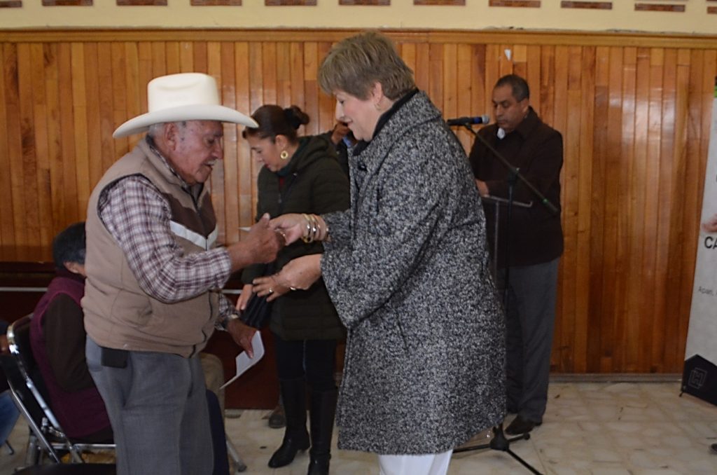 Indemnizan a productores agrícolas afectados