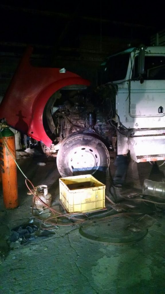 Desmantelaban camiones de carga