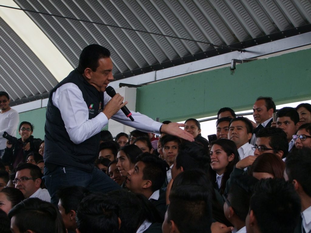 Omar Fayad brinda importante impulso a la educación