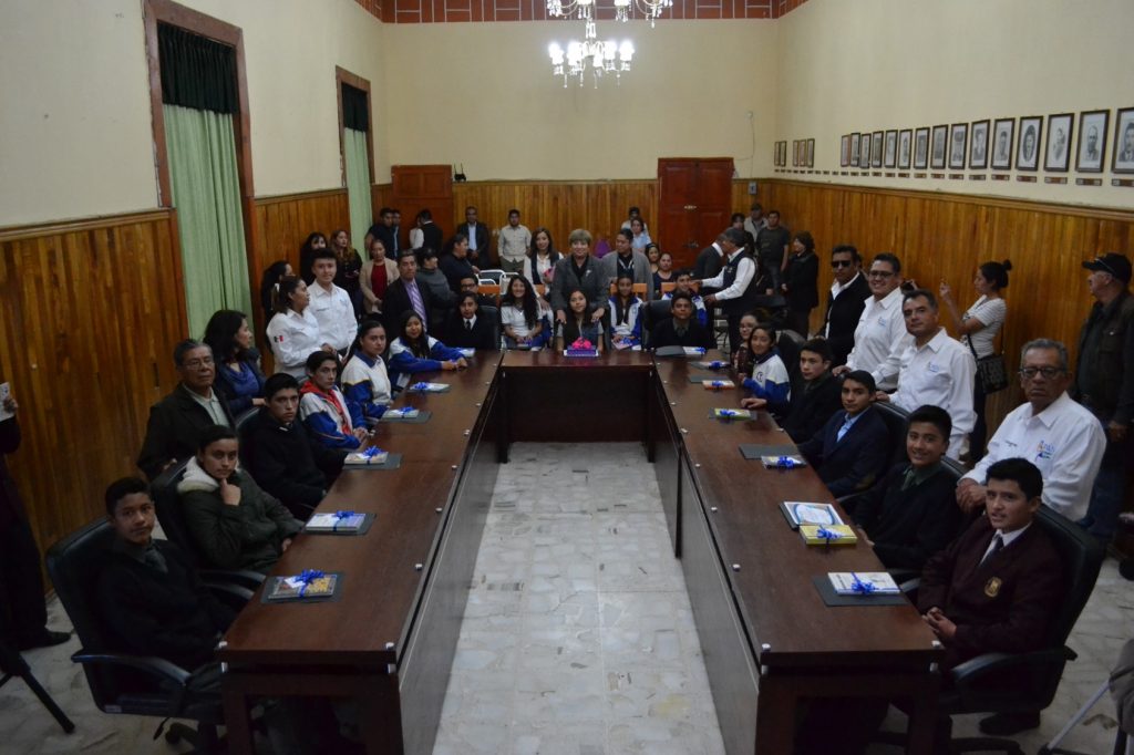 Fomentan valores democráticos entre la adolescencia