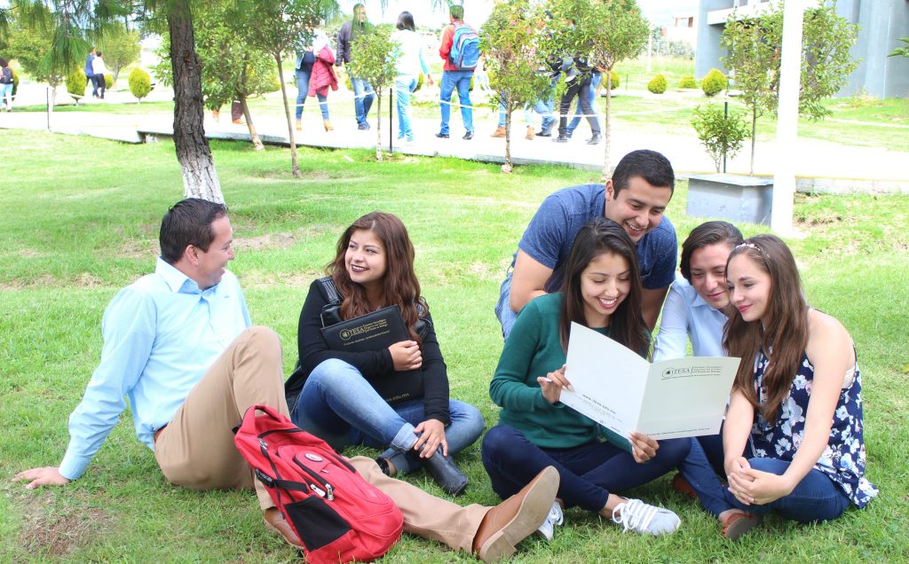 Convocatoria para egresados de bachillerato