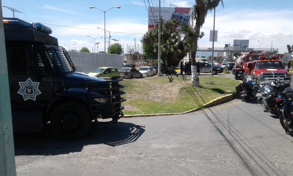 Enfrentamiento de policías y representantes de MORENA