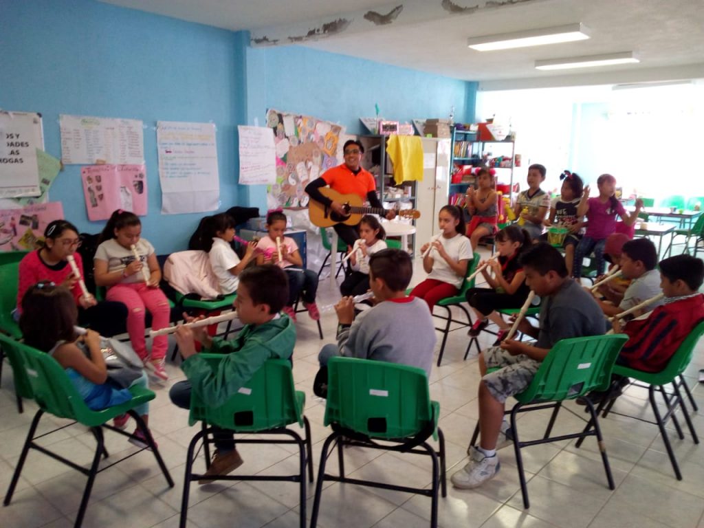 Participan más de 100 niñas y niños en cursos de verano