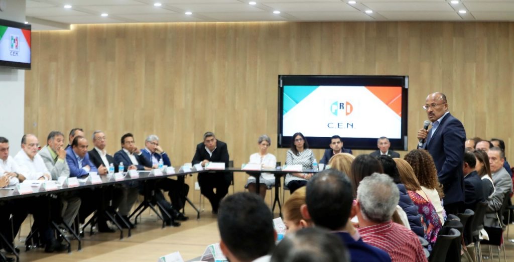 René Juárez llama a los priistas a mantenerse unidos para construir su futuro