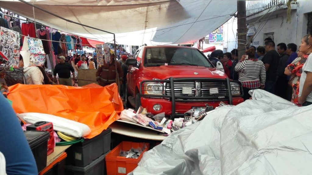 Atropellados por poderosa camioneta