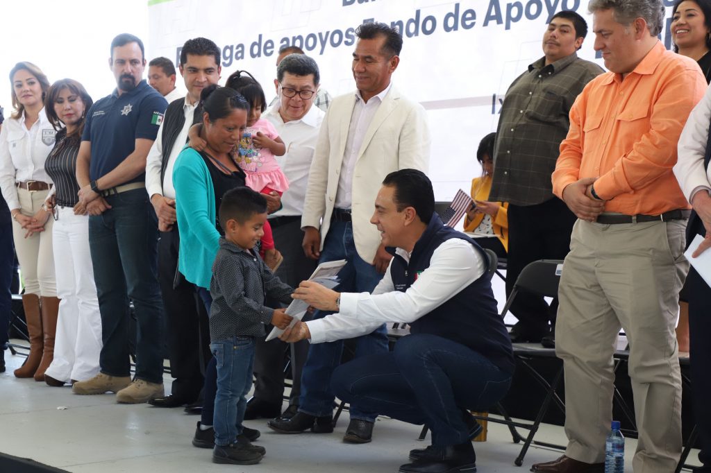 El gobernador impulsó entrega del fondo para población migrante