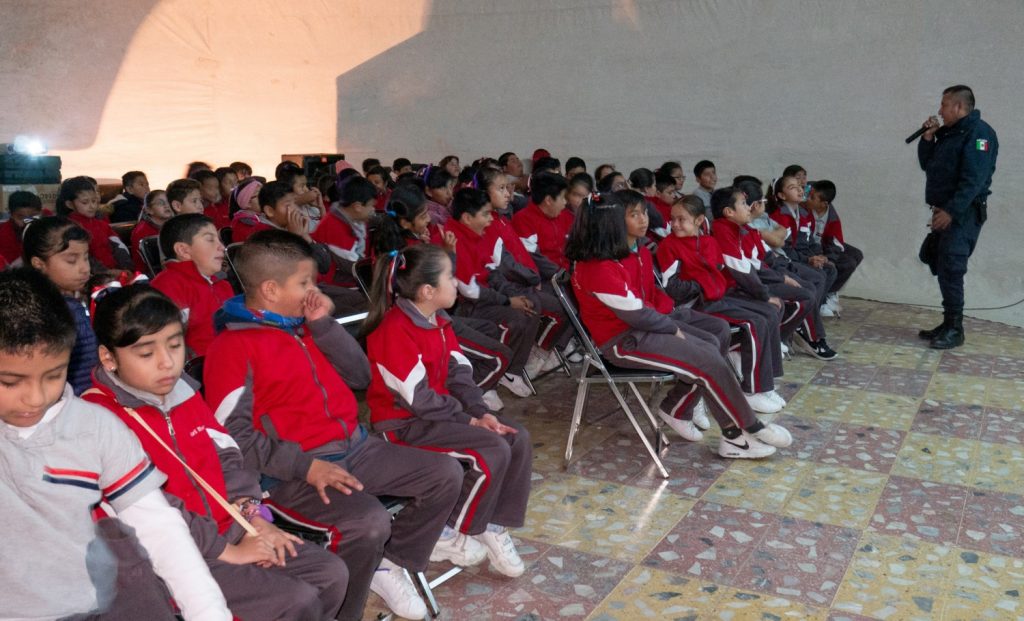 Concientizan sobre peligros para niños y adolescentes