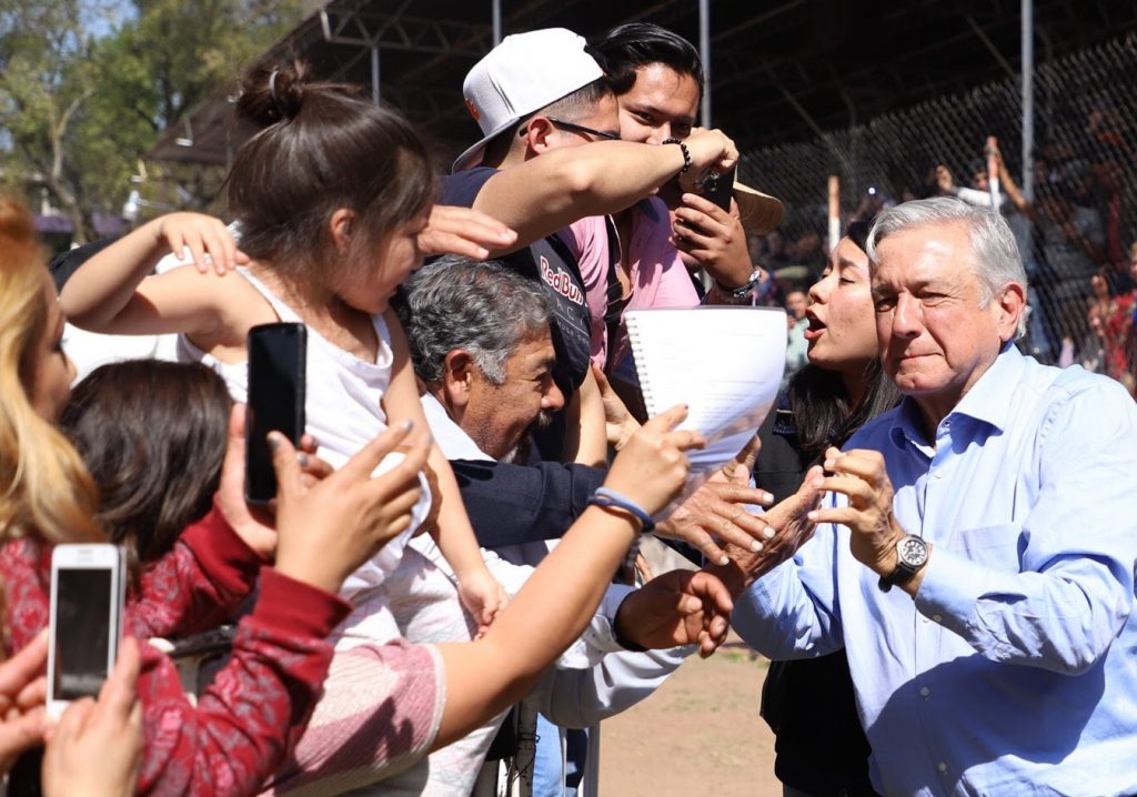 Piden al presidente investigar fraude en venta de terrenos del IMSS