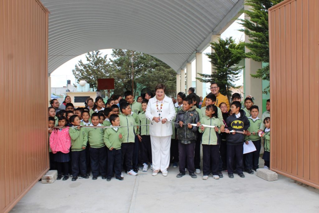 Inauguran obras en favor de la educación