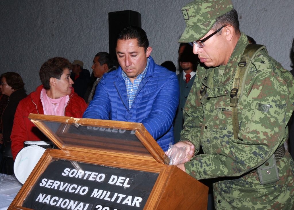 Instan a jóvenes para tramitar cartilla militar