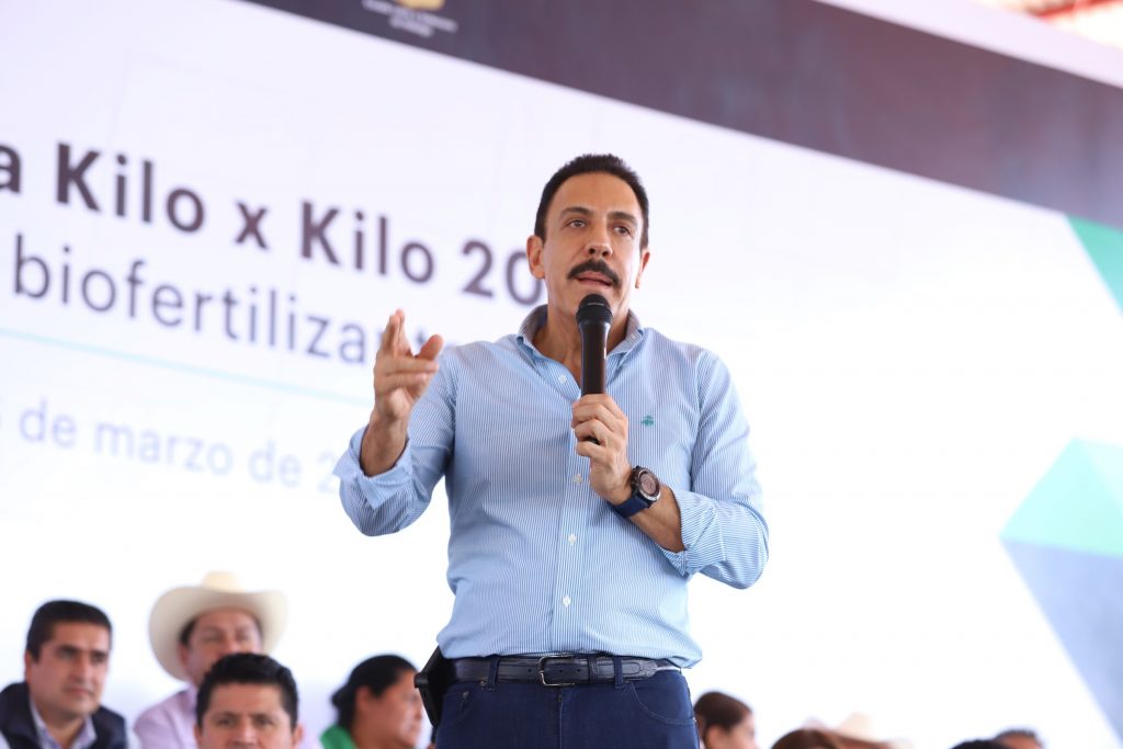 Productores de alfalfa reciben semillas