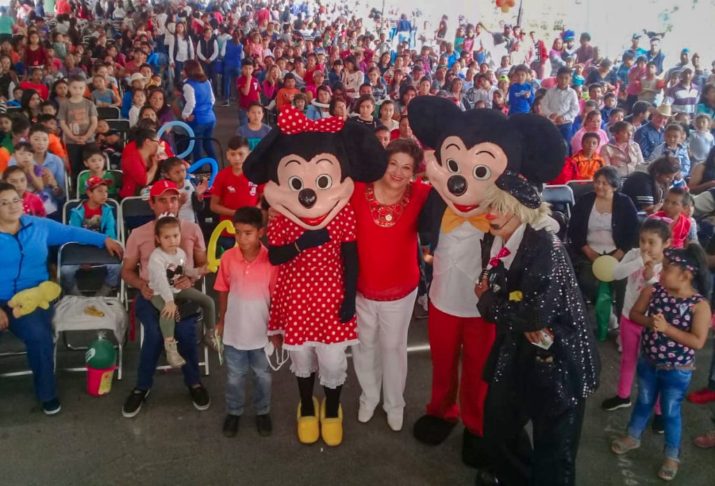 Alegre festejo de los niños