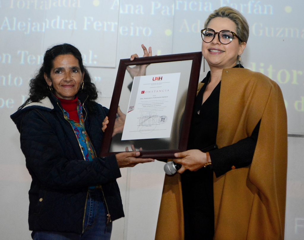 Margarita Tortajada destaca labor poderosa de UAEH en las artes