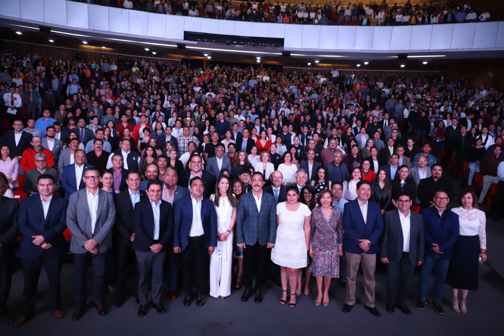 Transferir conocimiento y habilidades de emprendimiento a través del programa Transforma Hidalgo.