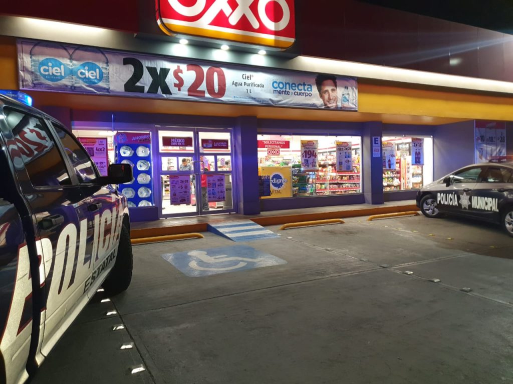 Asalto al OXXO de dos caminos