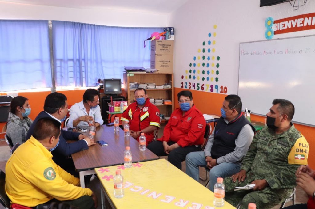 Atienden el incendio forestal de Nicolas Flores