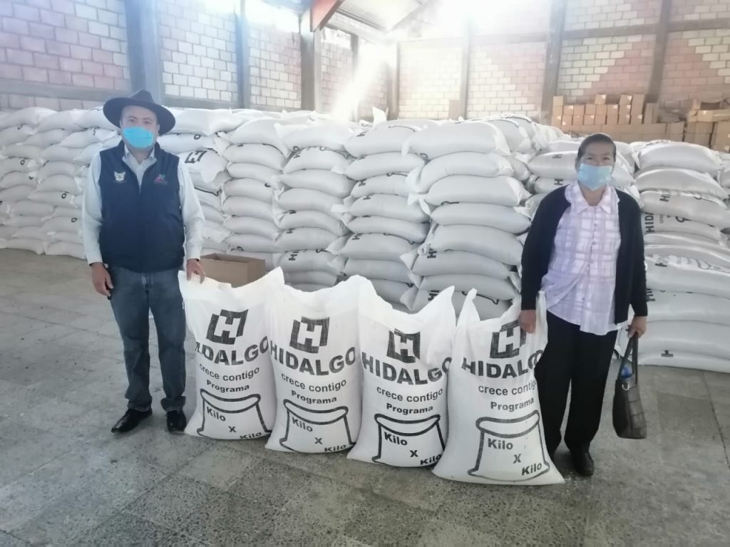 Entrega de apoyos a trabajadores agrícolas