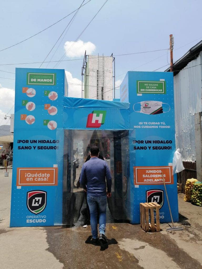 Obligatorio pasar el túnel sanitizante de Central de Abastos