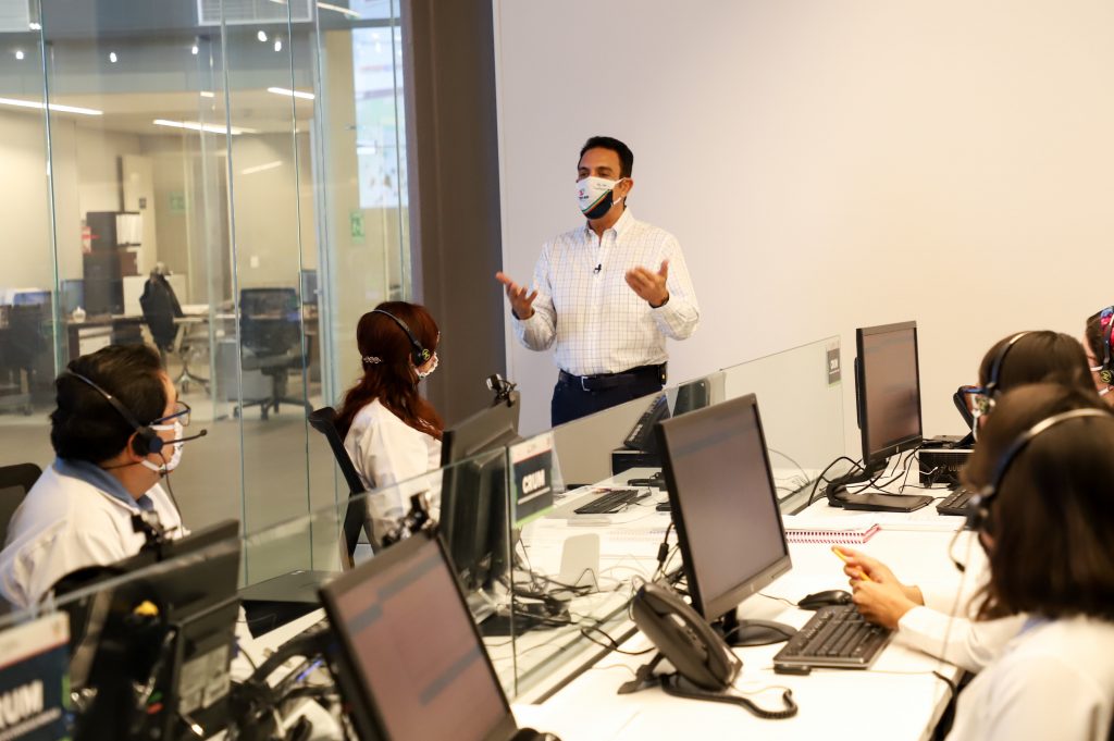 Omar Fayad supervisó al personal que atiende el 911