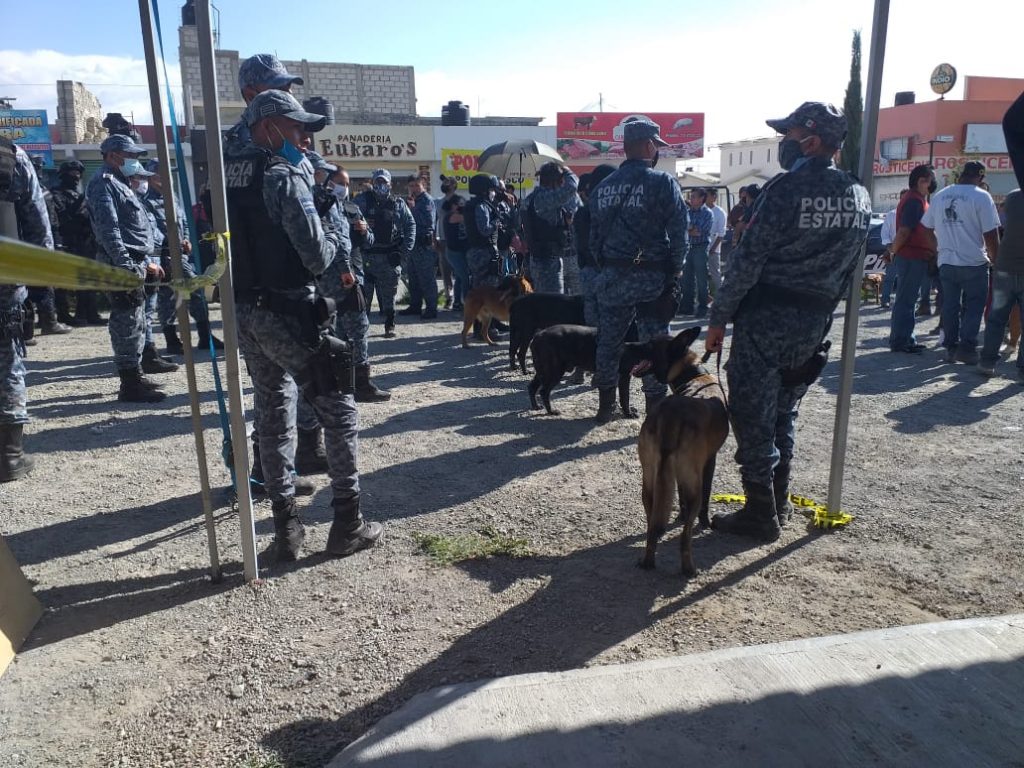 Pugna entre tianguistas de El Saucillo