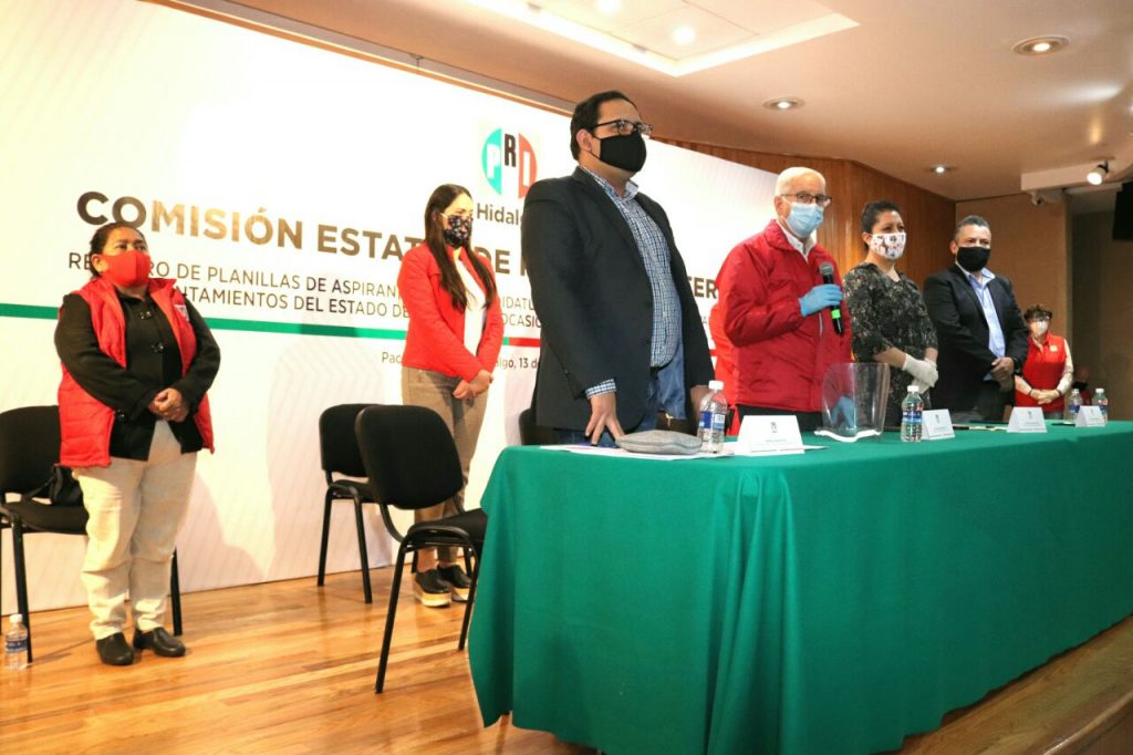 El PRI registro planillas de aspirantes a presidentes municipales