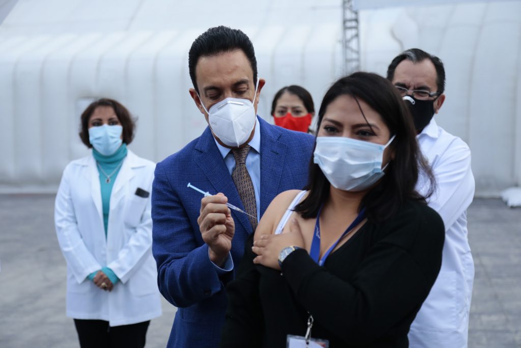 Inició vacunación contra la influenza A-H1N1