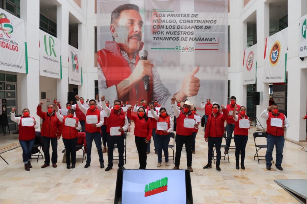 Entregan constancia de mayoría a los alcaldes priistas