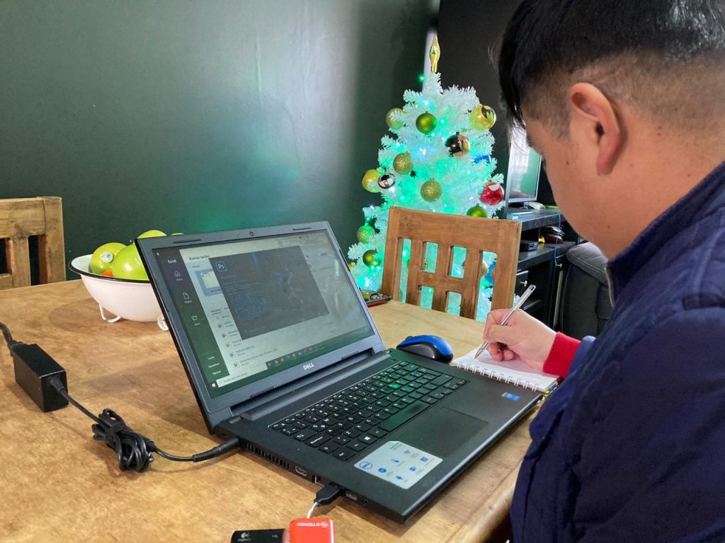 El teletrabajo deberá constar en un contrato por escrito y ambas partes deberán tener copia del mismo.