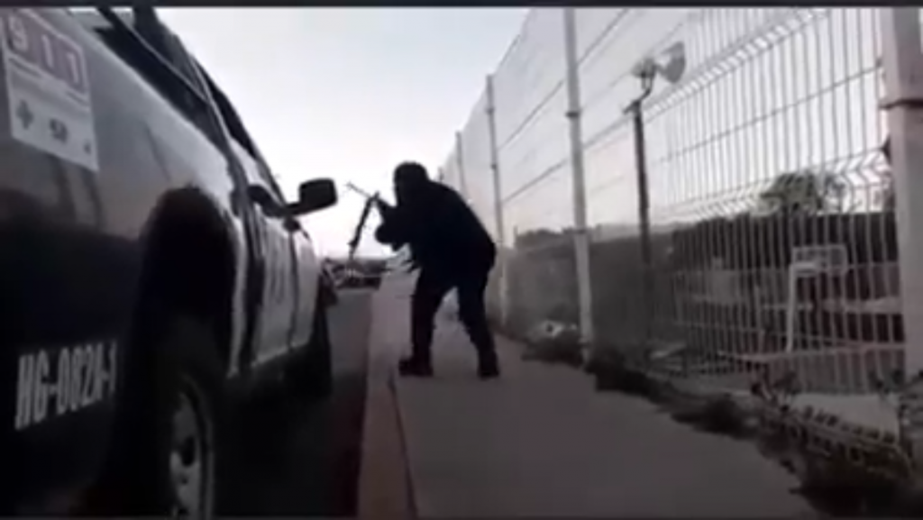 Enfrentamiento entre policías y delincuentes