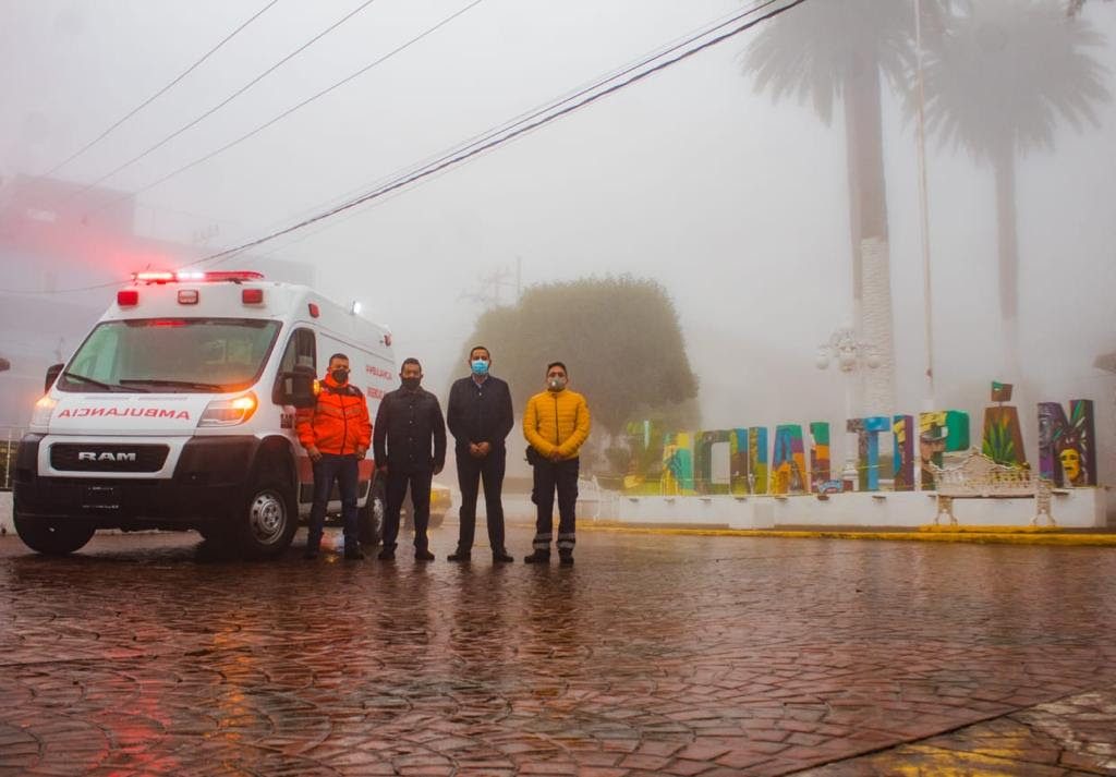 Ambulancia y patrulla para fortalecer servicios de salud y seguridad