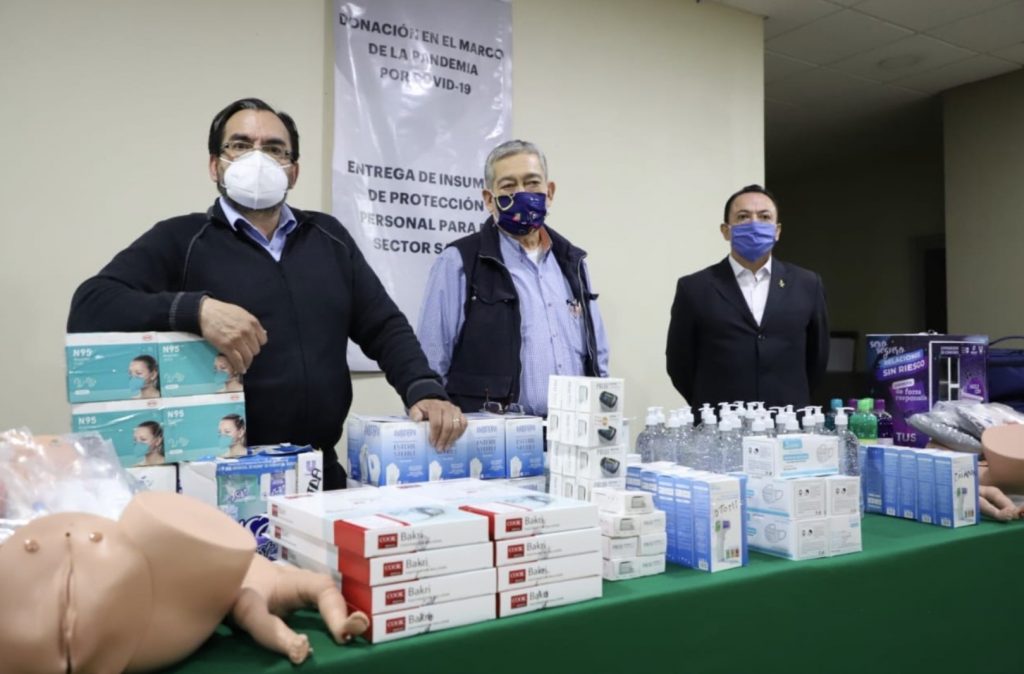 Donación de insumos para personal médico y parteras