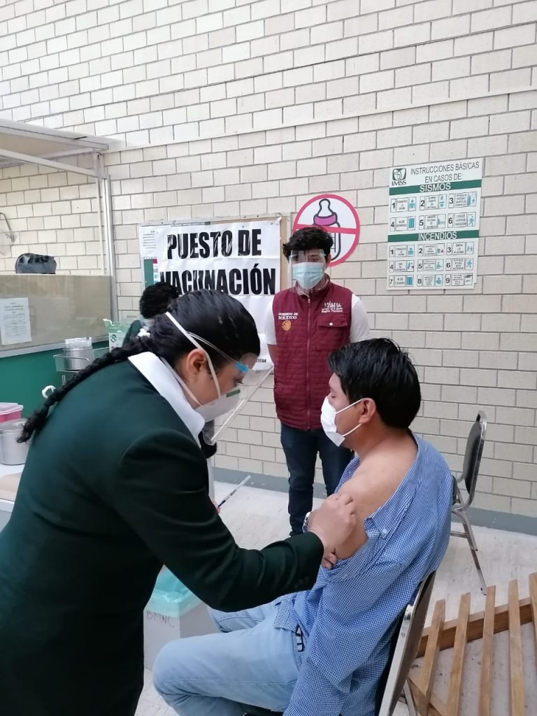 IMSS aplica segunda dosis de la vacuna contra COVID-19