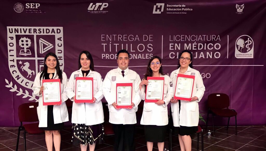 Primera generación de médicos en la UPP