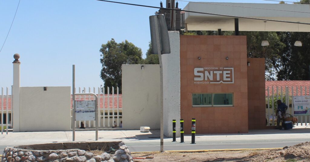 Cesan a trabajadores y no aparece el SNTE