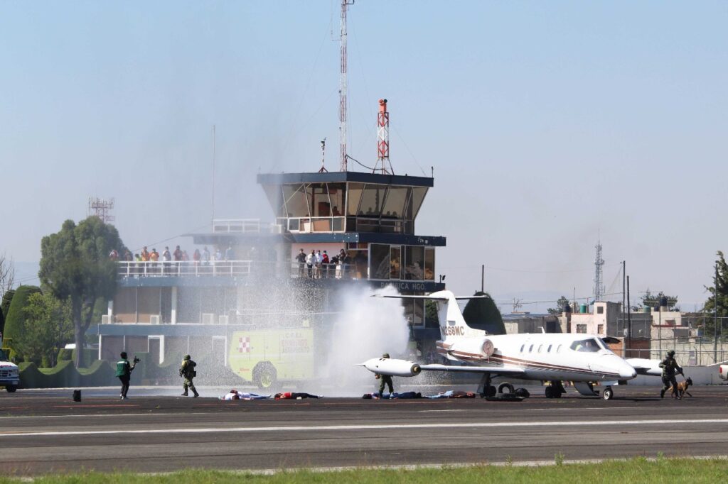 Simulacro en el aeropuerto Juan Guillermo Villasana