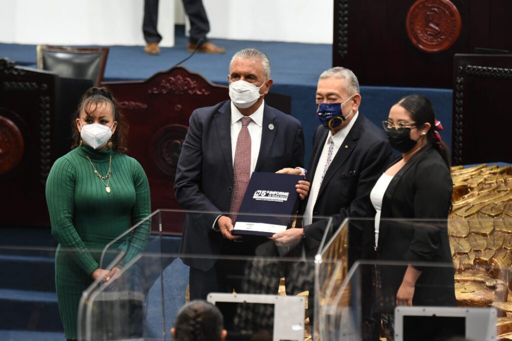 Simón Vargas respondió a preguntas de diputados locales