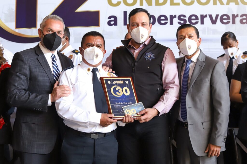 Condecora Gobierno de Omar Fayad a 146 oficiales de Policía Industrial Bancaria