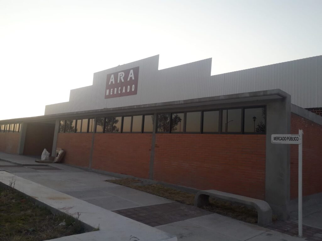 Ofrecen espacios comerciales en un mercado