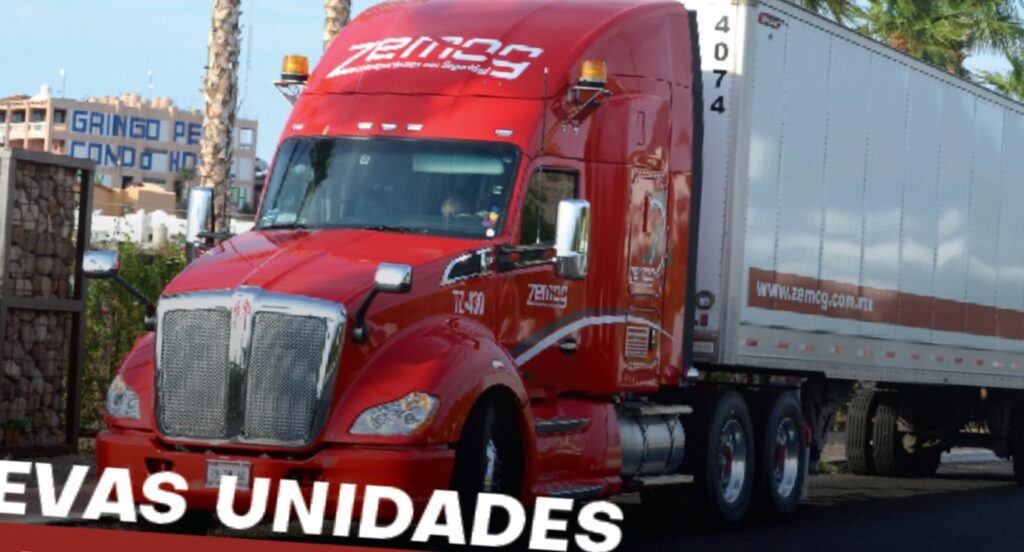 Robaron moderno tráiler cargado cerveza